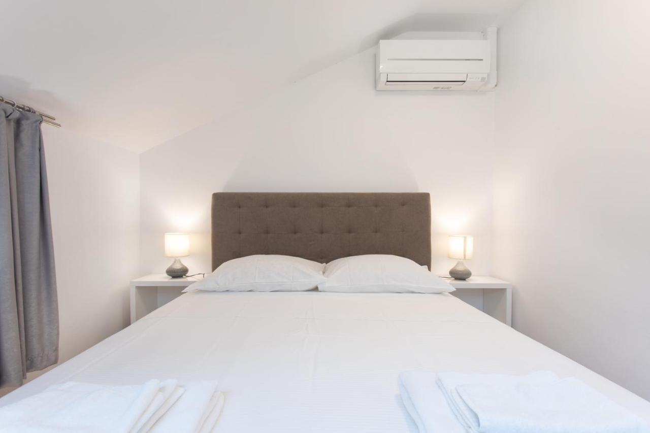 Apartmaji Pri Perotu Izola Esterno foto